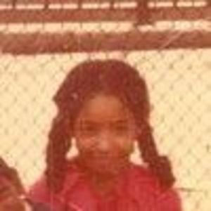 Meet your Posher, Lorie